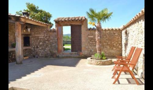 Vic Villa Sleeps 8 With Pool