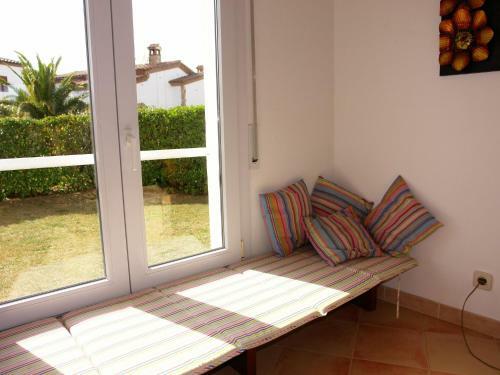 Spacious Villa In Vilacolum With Swimming Pool