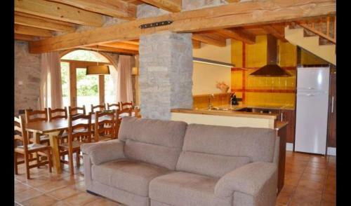 Vilada Villa Sleeps 15 With Pool