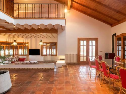 Fascinating Holiday Home In Villaca�as With Swimming Pool