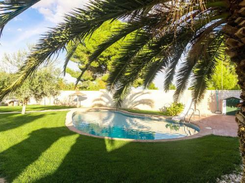 Fascinating Holiday Home In Villaca�as With Swimming Pool