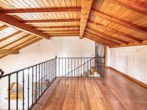 Fascinating Holiday Home In Villaca�as With Swimming Pool