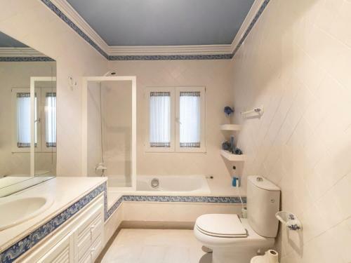 Fascinating Holiday Home In Villaca�as With Swimming Pool
