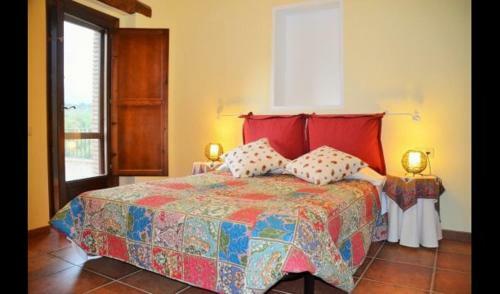 Villa In Vilaplana Sleeps 8 With Pool