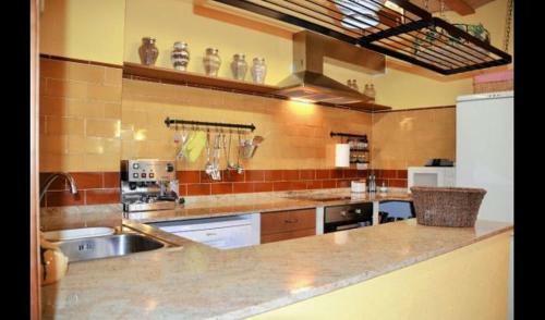 Villa In Vilaplana Sleeps 8 With Pool