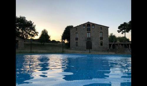 Baro de Viver Villa Sleeps 8 With Pool