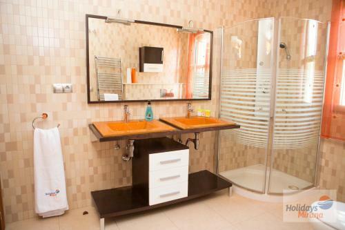 Hostal Holidays Mirana
