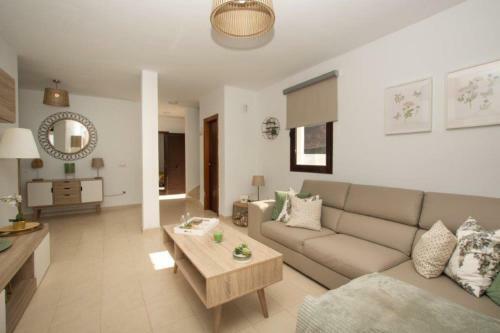 Inviting 3-bed Villa In Playa Blanca With Great Se