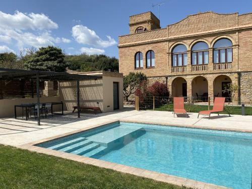Charming Holiday Home In Vulpellac With Private Pool