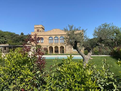 Charming Holiday Home In Vulpellac With Private Pool