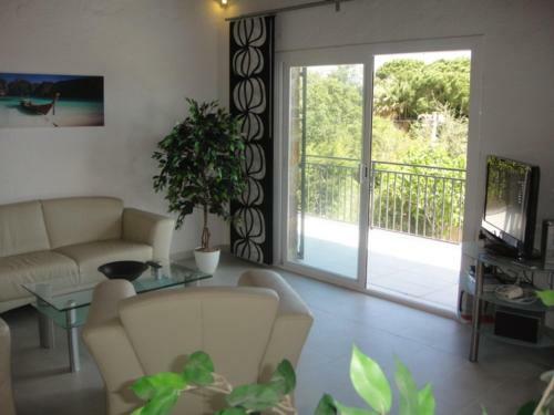 Casa Xiprers, 7 "villa Santina"