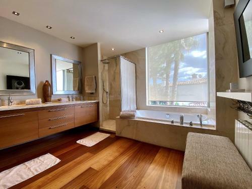 Villa N�ay