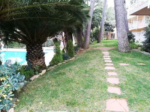 Apartamento Cerca Del Mar Con Piscina Happolon
