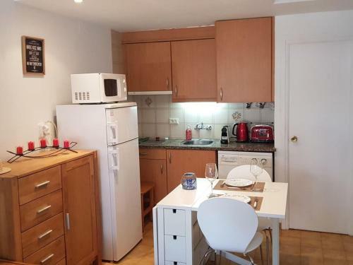 Apartamento Cerca Del Mar Con Piscina Happolon