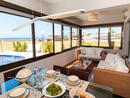 Beach Front Apartment In Playa de Las Burras Cn