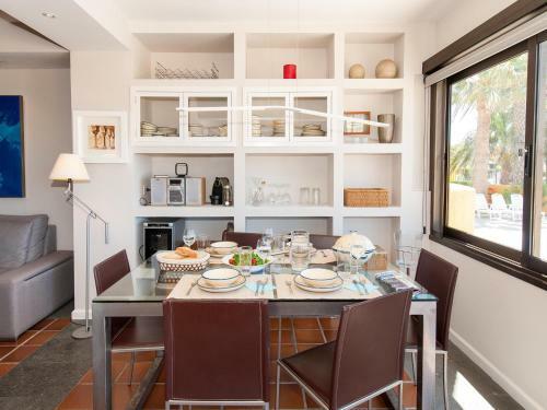 Beach Front Apartment In Playa de Las Burras Cn