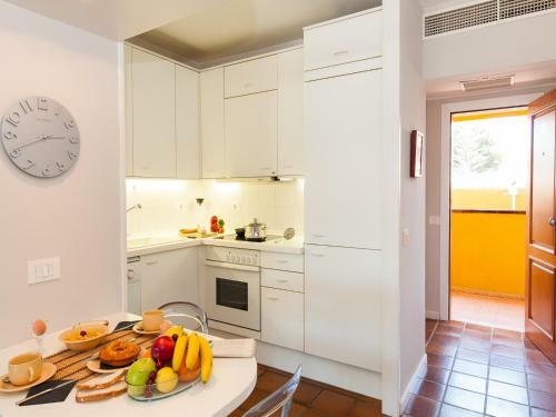 Beach Front Apartment In Playa de Las Burras Cn