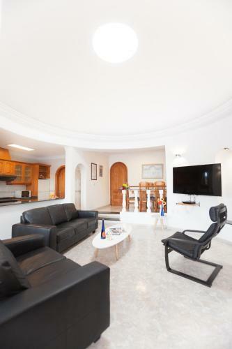 3 Bedroom Villa Mimi With Private Heated Pool.