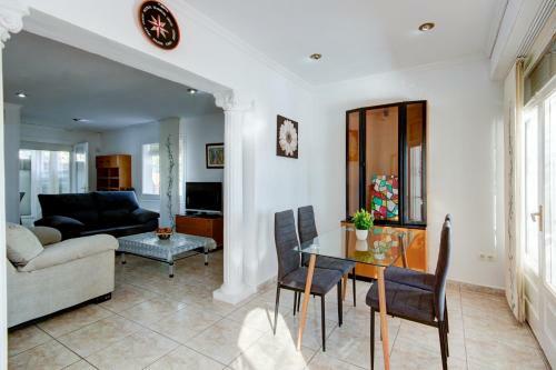 Casa Villa Requesens 139- Barneda Premium