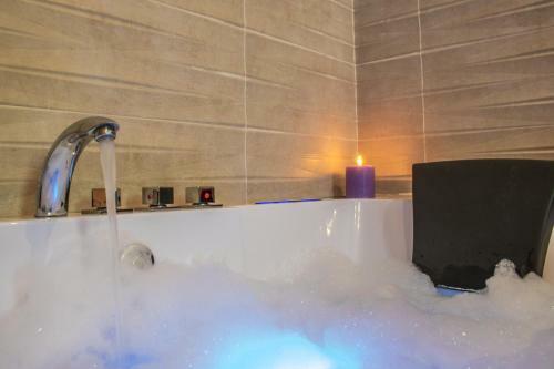 Villa Goldhome - Casa Piscina Privada Y Jacuzzi