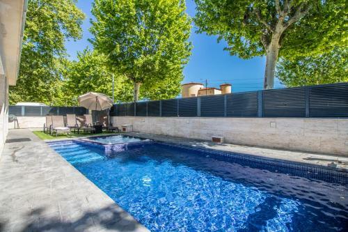 Villa Goldhome - Casa Piscina Privada Y Jacuzzi