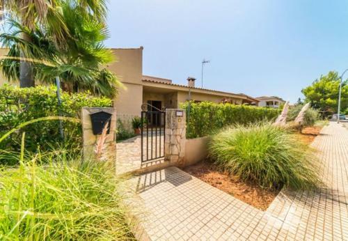 Sa Coma Holiday Home Sleeps 6 With Pool