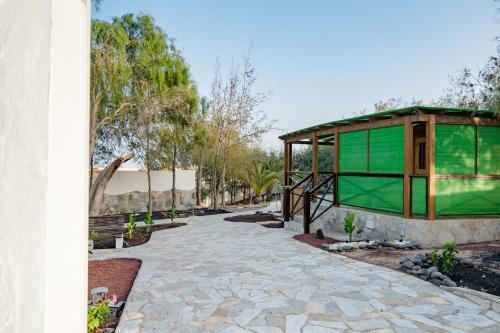Private Property With Huge Private Garden Sleeps 4
