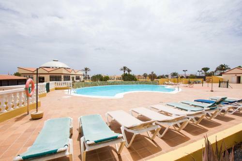 Fuerte Holiday Pool View Premium Apartment