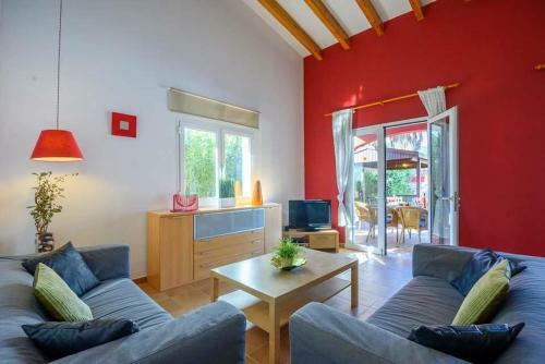 Cala En Porter Villa Sleeps 6 With Pool Air Con And Wifi