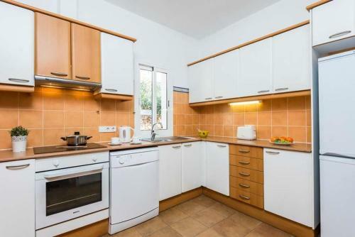 Cala En Porter Villa Sleeps 6 With Pool Air Con And Wifi
