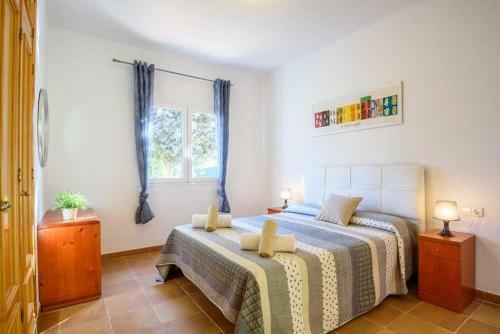 Cala En Porter Villa Sleeps 6 With Pool Air Con And Wifi