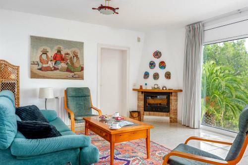 Aiguablava Villa Sleeps 6 With Pool