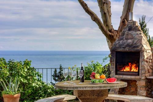 Aiguablava Villa Sleeps 6 With Pool