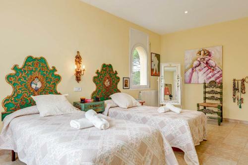 Tamariu Villa Sleeps 6 With Pool