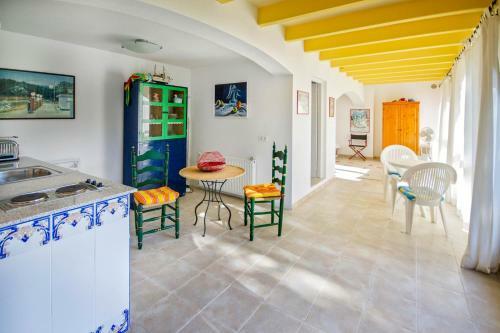 Tamariu Villa Sleeps 6 With Pool