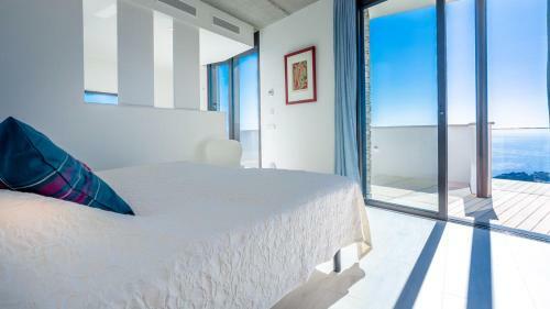 Aiguablava Holiday Home Sleeps 11 With Pool And Air Con