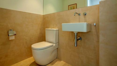 Aiguablava Holiday Home Sleeps 11 With Pool And Air Con