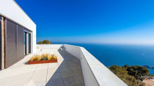 Aiguablava Holiday Home Sleeps 11 With Pool And Air Con