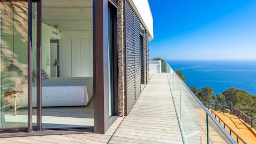 Aiguablava Holiday Home Sleeps 11 With Pool And Air Con