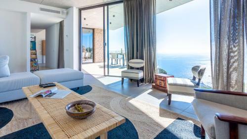 Aiguablava Holiday Home Sleeps 11 With Pool And Air Con