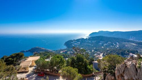 Aiguablava Holiday Home Sleeps 11 With Pool And Air Con