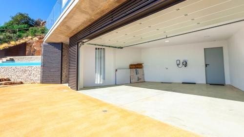 Aiguablava Holiday Home Sleeps 11 With Pool And Air Con