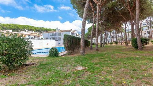 Tamariu Apartment Sleeps 6 With Pool And Air Con