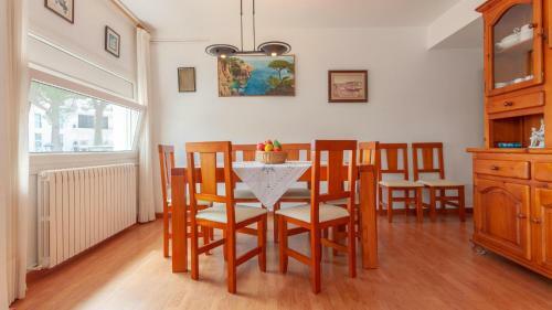 Tamariu Apartment Sleeps 6 With Pool And Air Con