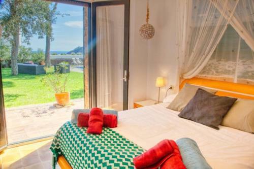 Villa In Tamariu Sleeps 8 Includes Swimming Pool