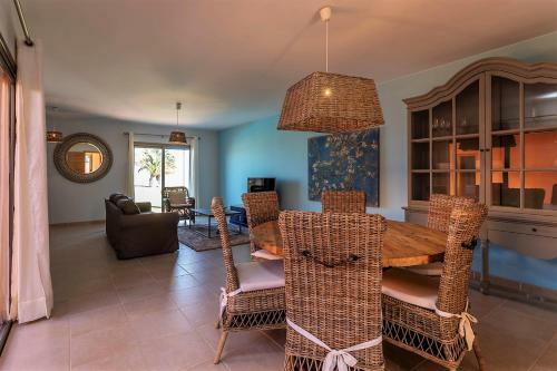 Villas Caleta Beach And Golf - Villa Khloe