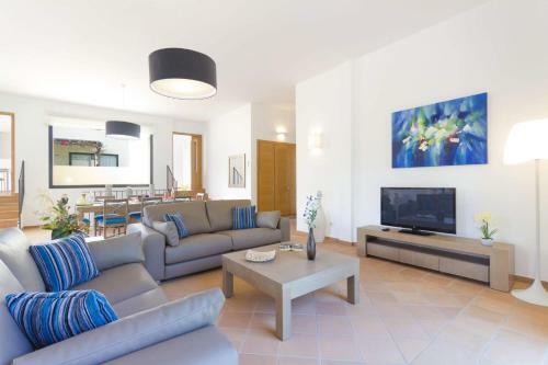 Marco 4 Bedroom Villa, Cala Galdana