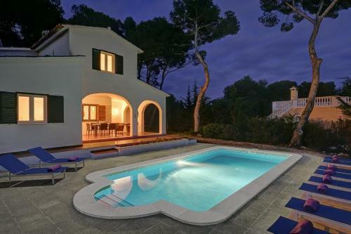 Cala Galdana Villa Sleeps 8 With Pool Air Con And Wifi
