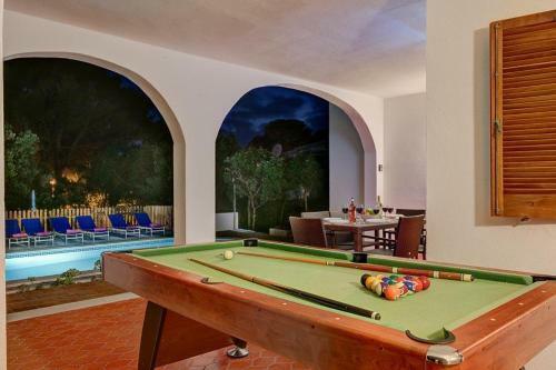 Cala Galdana Villa Sleeps 8 With Pool Air Con And Wifi