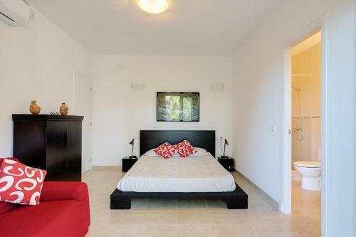 Cala Galdana Villa Sleeps 8 With Pool Air Con And Wifi